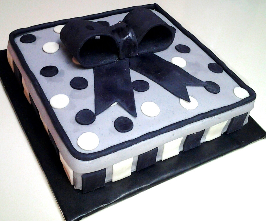 The Bow of Love Cake - 2.5lbs 