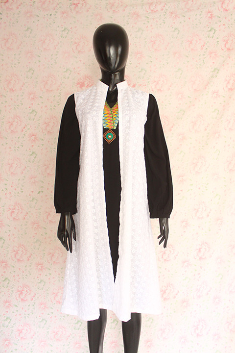 Black and White Top by Marvi