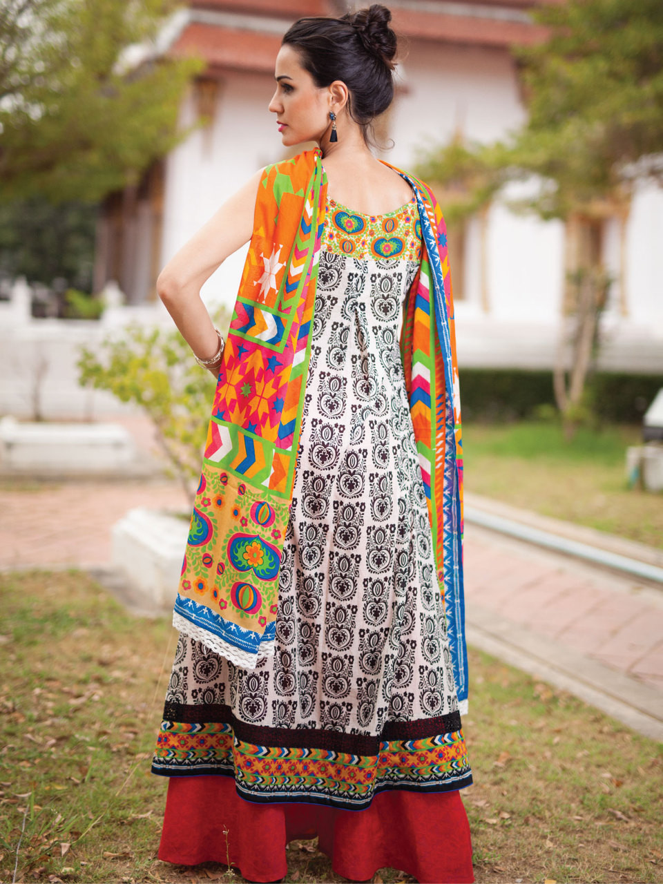 Rehaab Lawn 2016 Design Gajeri Shading Star