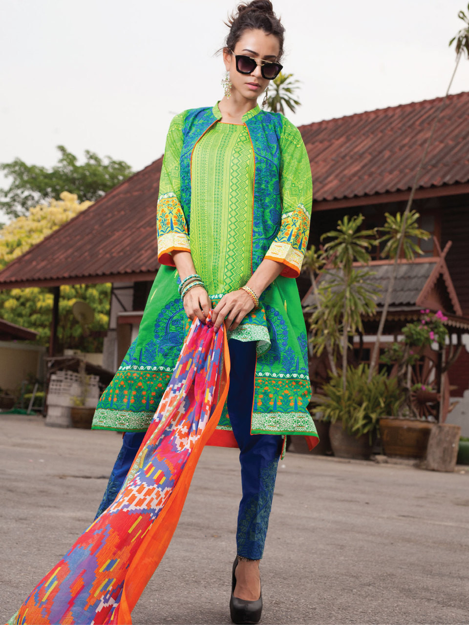Rehaab Lawn 2016 Design Flying Parrot