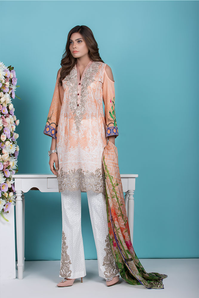 Baroque Lawn Exotic Bloom