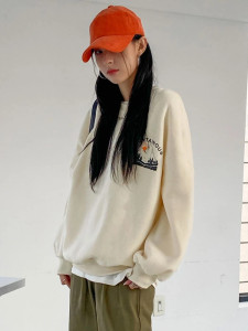 Fifth Avenue DIFT388 Mountain Printed Sweatshirt - Cream