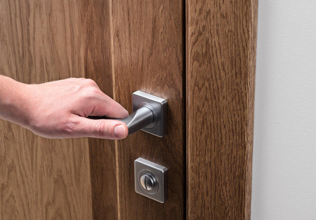 Door Knobs vs Door Handles: How To Choose