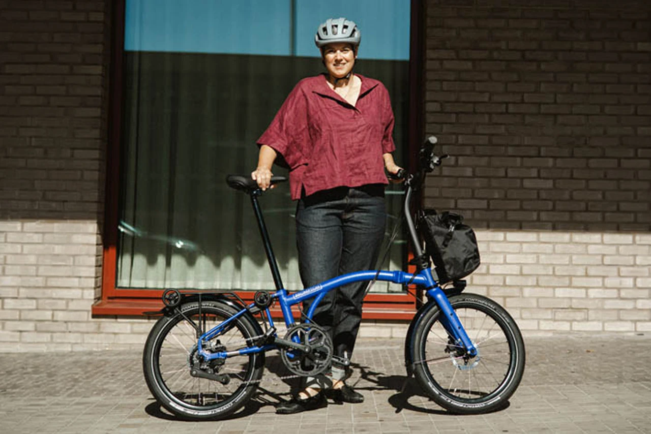 Brompton Electric G Line City+ with Advance Roller Frame and Handlebar Control electric bike, photo from Brompton
