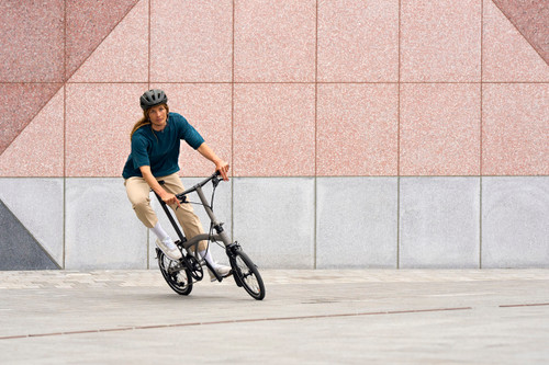 Brompton T Line - Buy Online | Superlight Folding Bike | Brompton USA