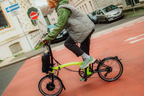 Electric C Line - 4-speed Black Mid,