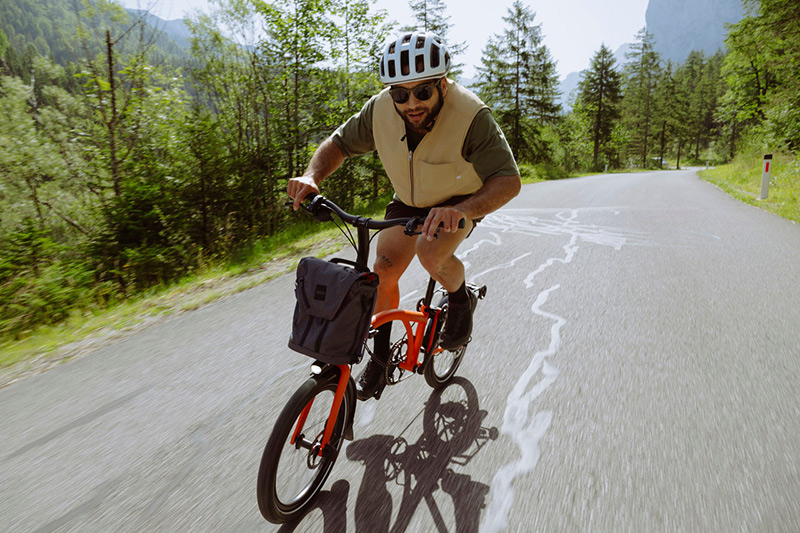 G Line with Roller Frame - 8-speed Adventure Orange Small,