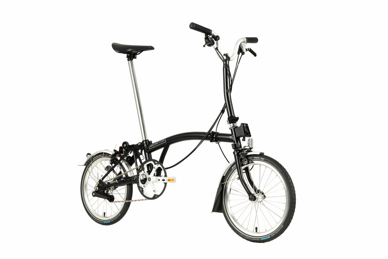 C Line - 6-speed - Silver - Renewed - Grade C Black Mid, 
