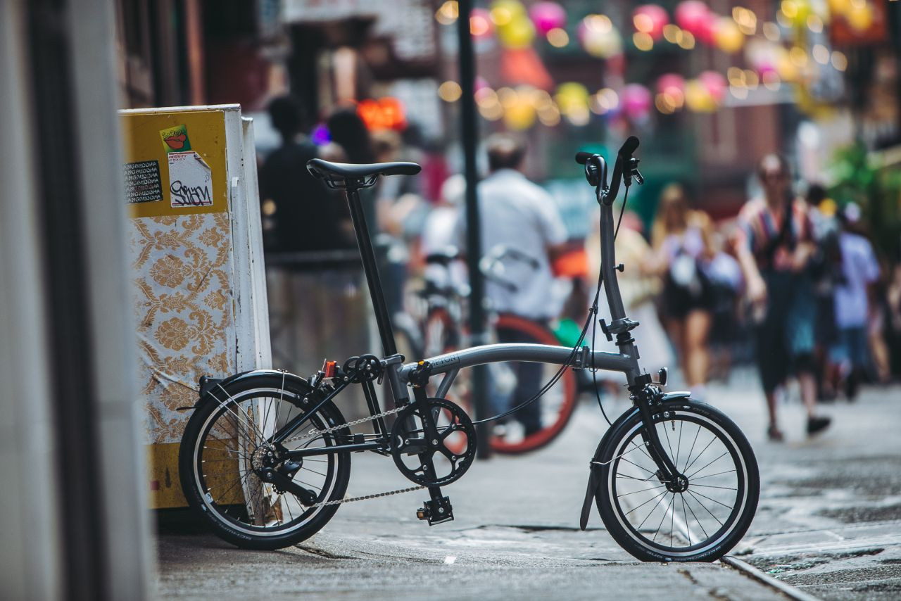 BROMPTON P−LINE ストームグレー P Line Urban - Storm Gray Metallic | Brompton Bicycle USA