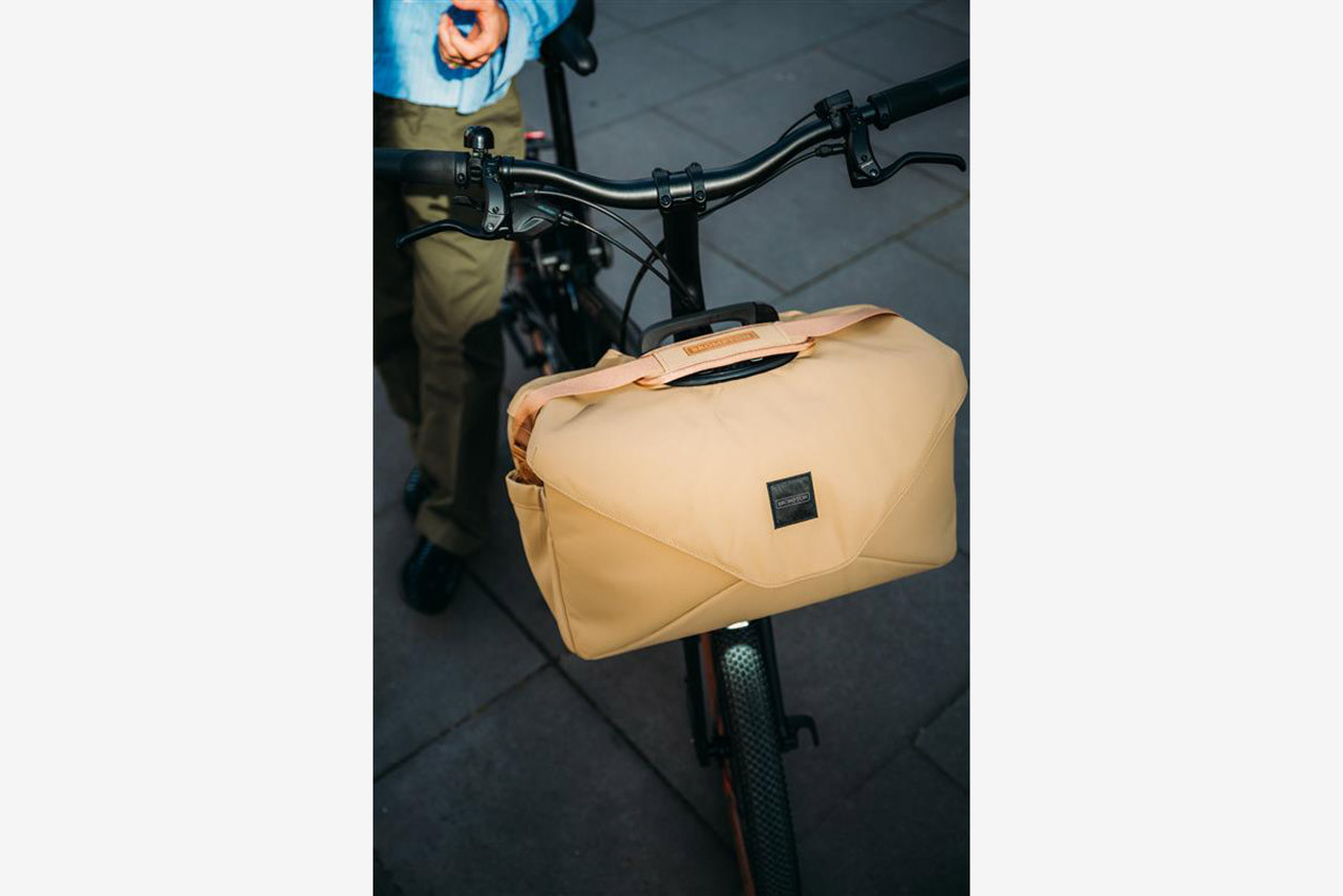 Electric Zip Bag Large - Sand | Brompton Bicycle UK