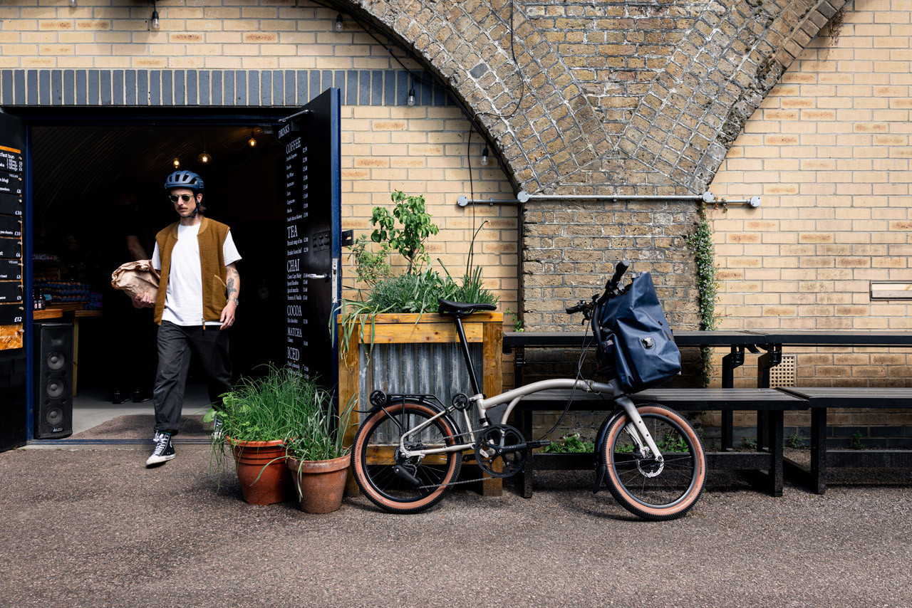 G Line with Roller Frame and Dynamo Lighting - 8-velocidades