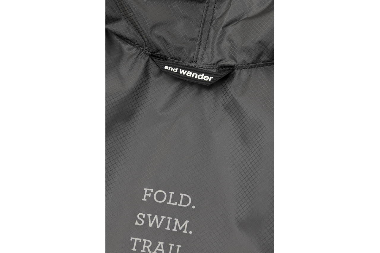 Brompton x and wander Poncho