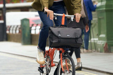 Metro Messenger Bag Medium | Brompton 日本