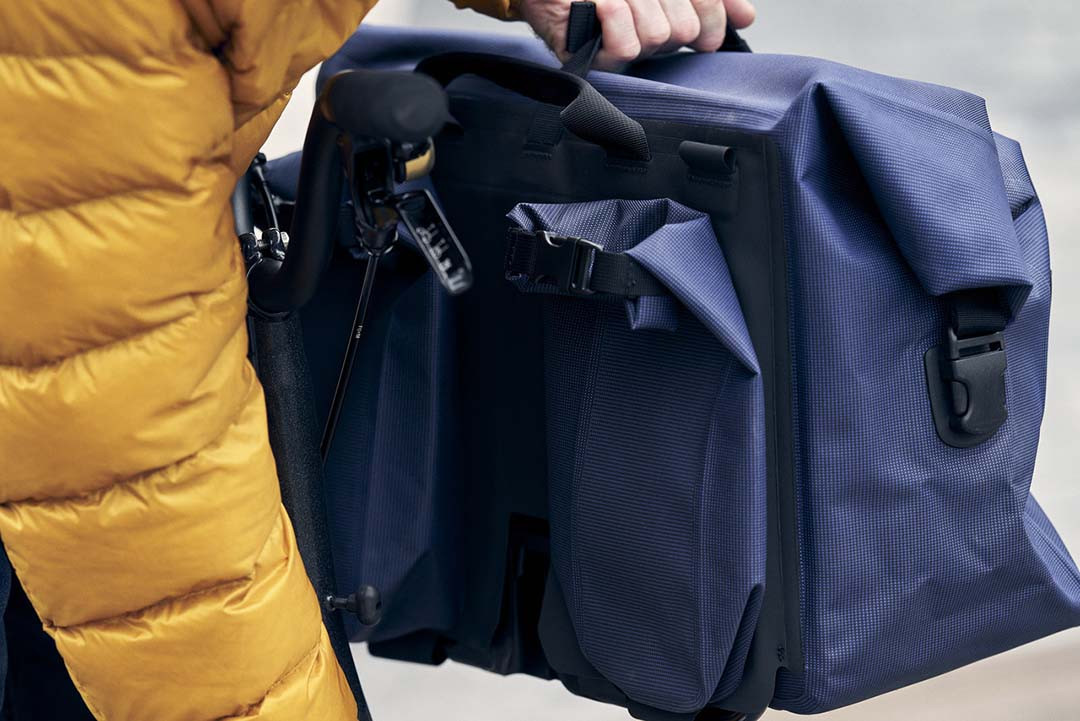 Borough Waterproof Bag Large in Navy