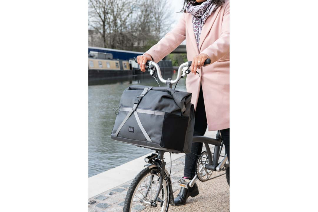 Borough Roll Top Bag Large | Brompton Bicycle USA