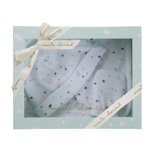 This adorable Hat, Bib and Mittens Star & crown print set is made from the finest Pima Cotton and makes the perfect gift for any occasion. 
