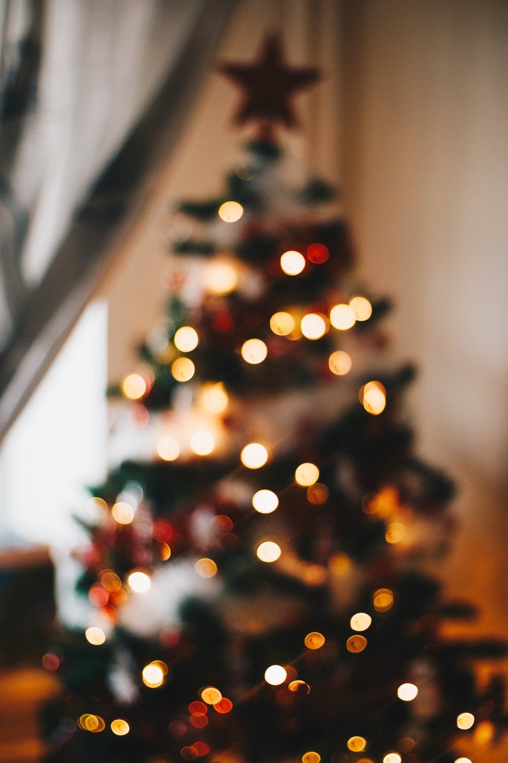 Truyền thống Giáng sinh của Marie-Chantal là một sự kết hợp giữa truyền thống và thẩm mỹ tinh tế. Với các hình ảnh tươi sáng và đầy màu sắc, bạn sẽ được trải nghiệm những phút giây tuyệt vời trong không gian Giáng sinh.