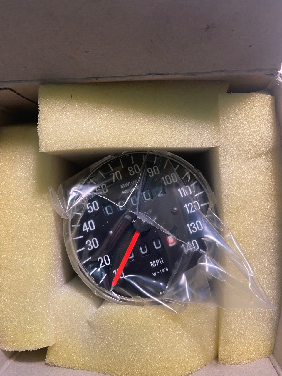 MOTOMETER SPEEDOMETER R90S, R100S, R100RS NOS