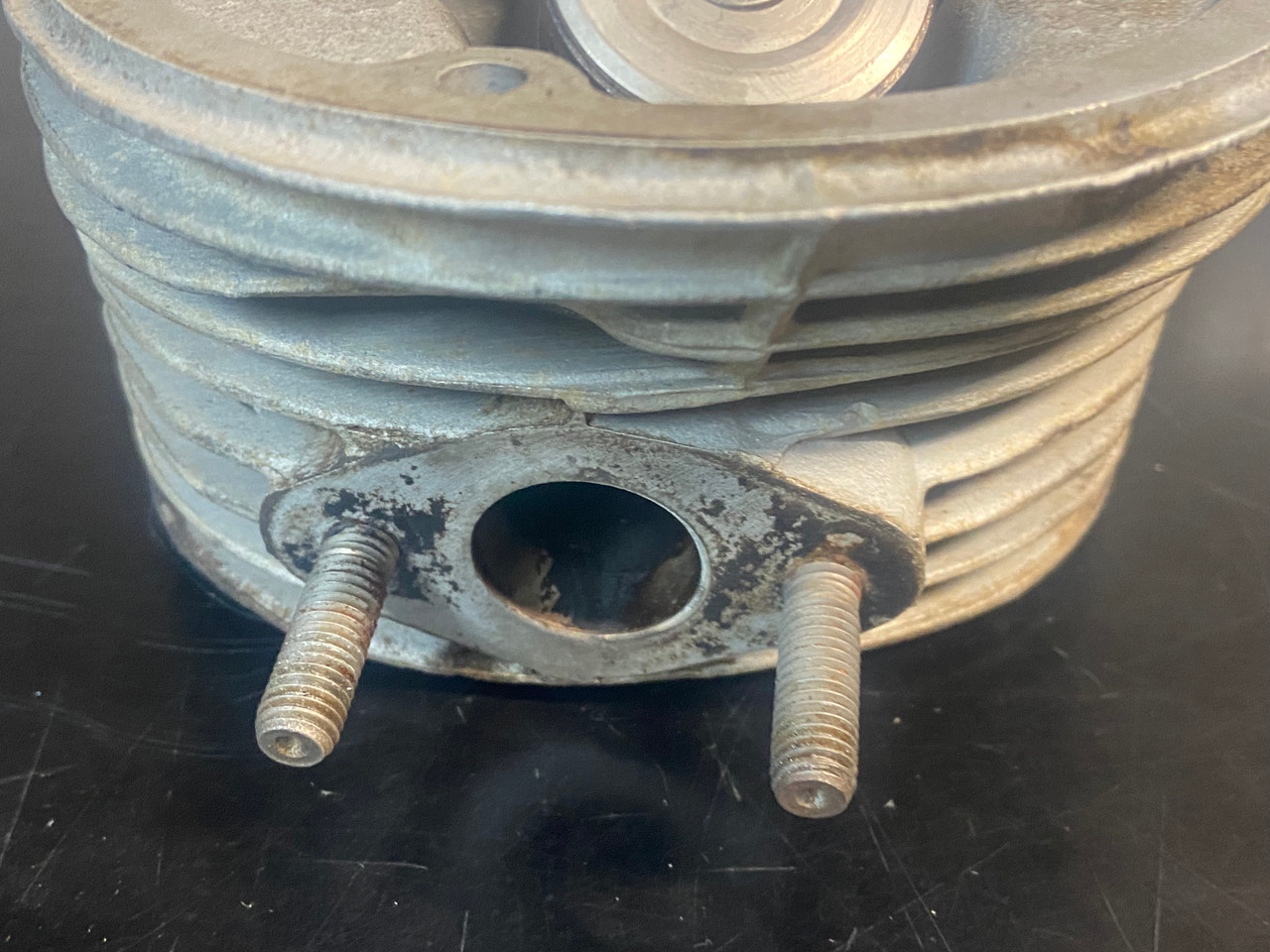 RH USED CYLINDER HEAD R50-60/2 SEE DESCRIPTION - 11120021041-1