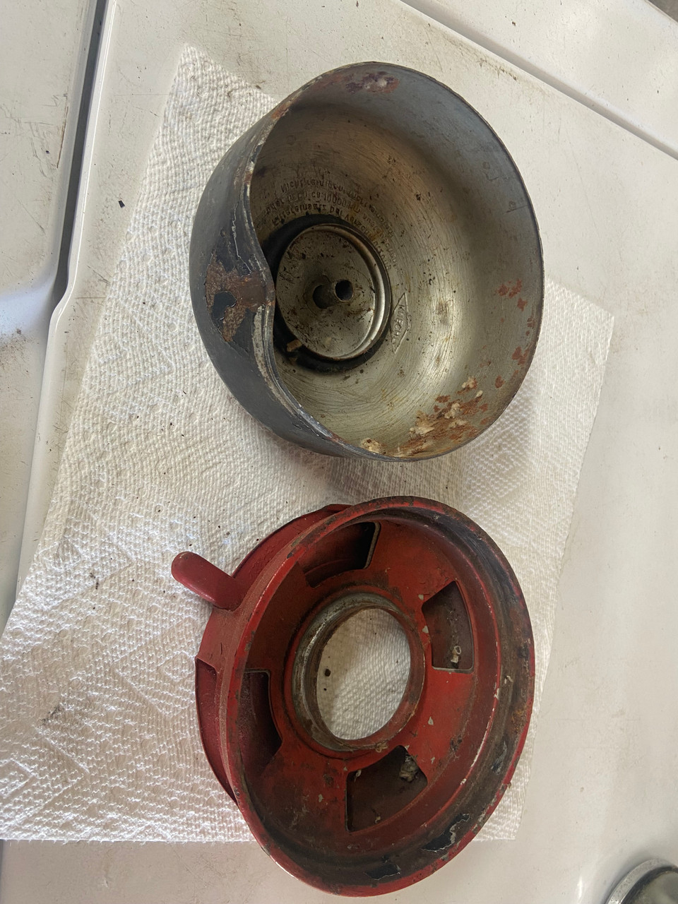 /2 AIR FILTER HOUSING-HAS DENT COMPLETE  - 13720043171