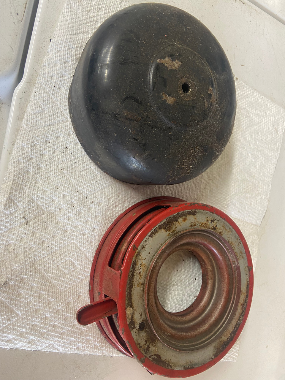 /2 AIR FILTER HOUSING-HAS DENT COMPLETE  - 13720043171