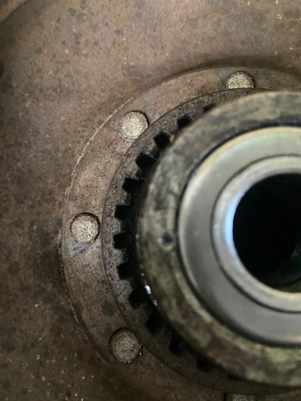 USED R50/2-R69S WHEEL HUB #1-COMPLETE - 36312030017