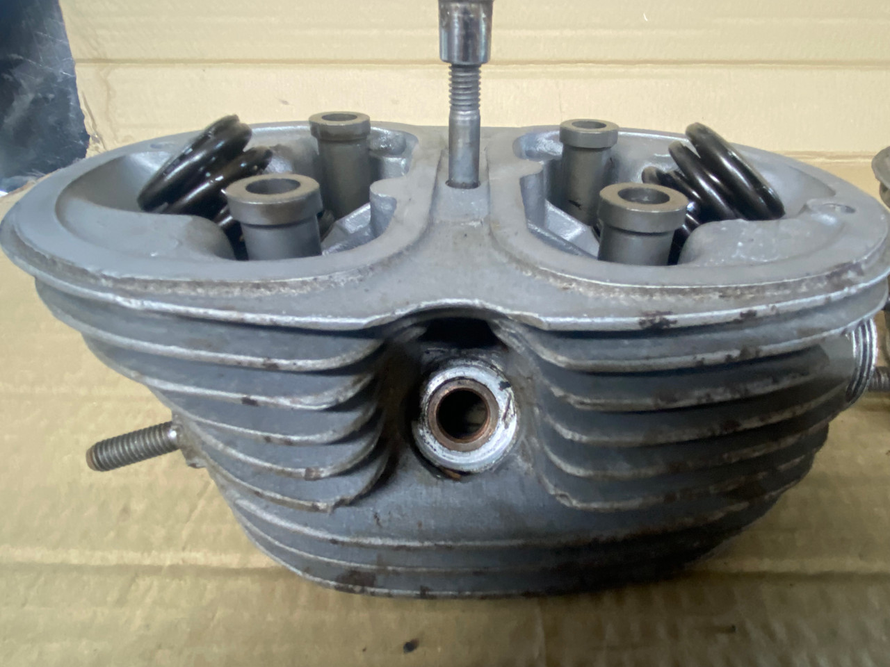 USED CYLINDER HEAD SET-COMPETE R51/3-R60/2 - 11120021041