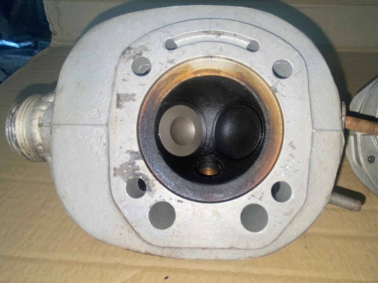 USED CYLINDER HEAD SET-COMPETE R51/3-R60/2 - 11120021041