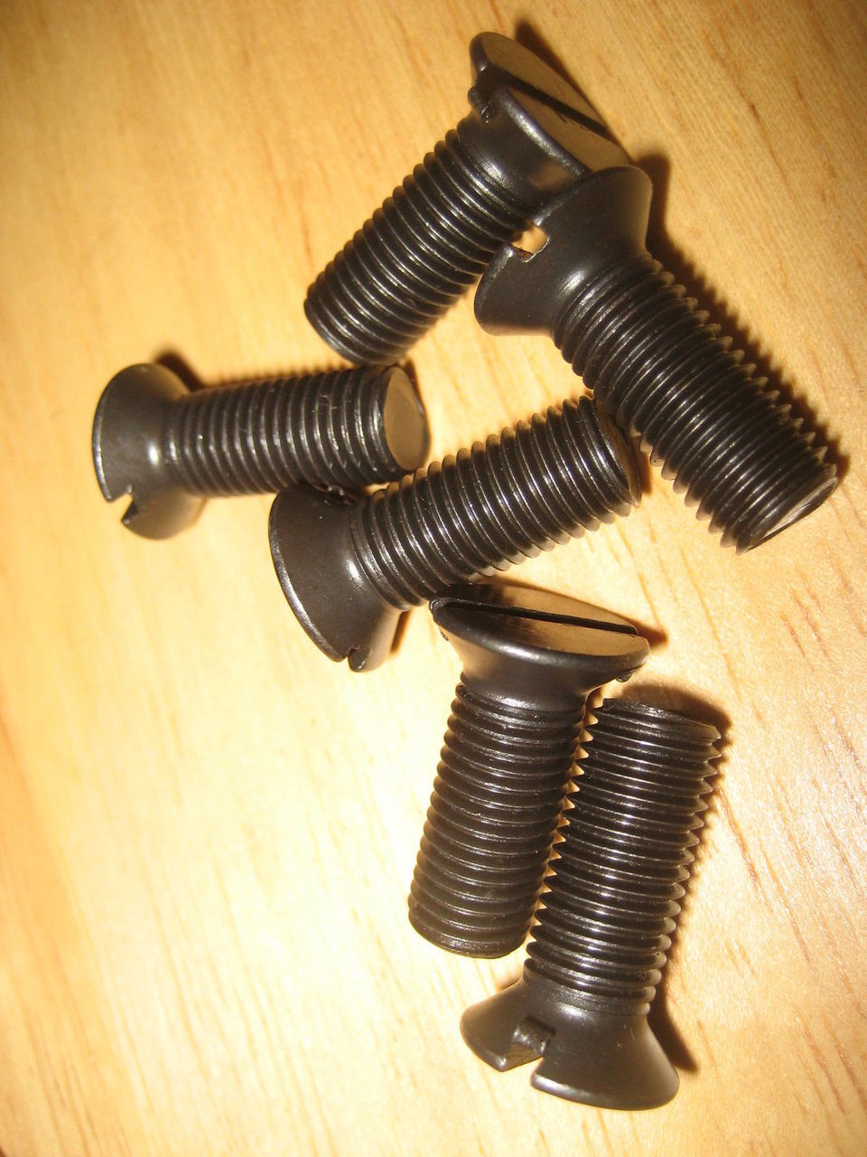 6 SLOTTED CLUTCH SCREWS - 21210070155