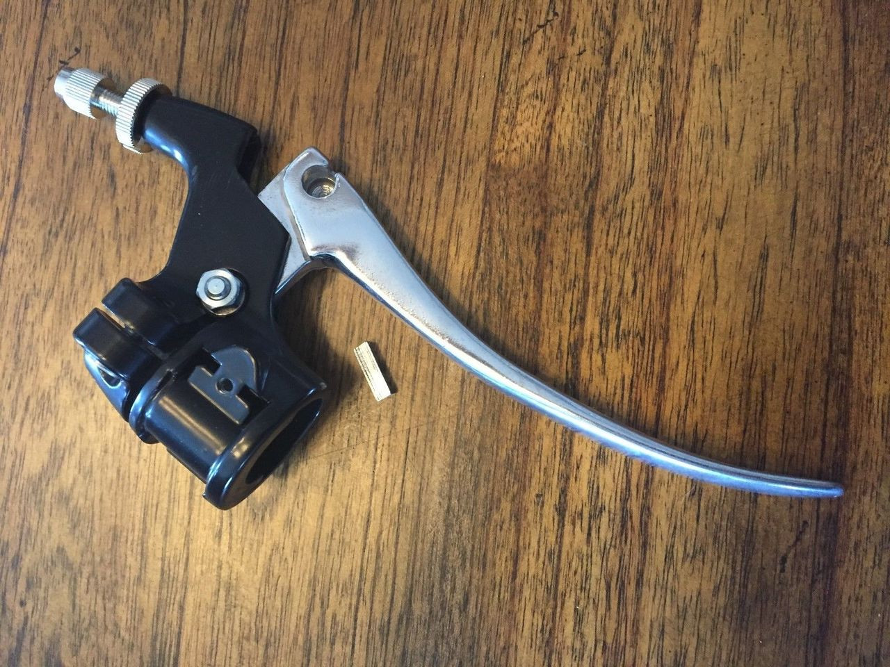 CLUTCH CONTROL COMES AS PICTURED - 32722072127-2