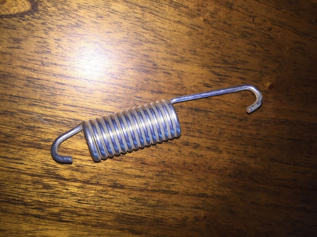 R25+R25/2 CENTERSTAND SPRING - 46524028116