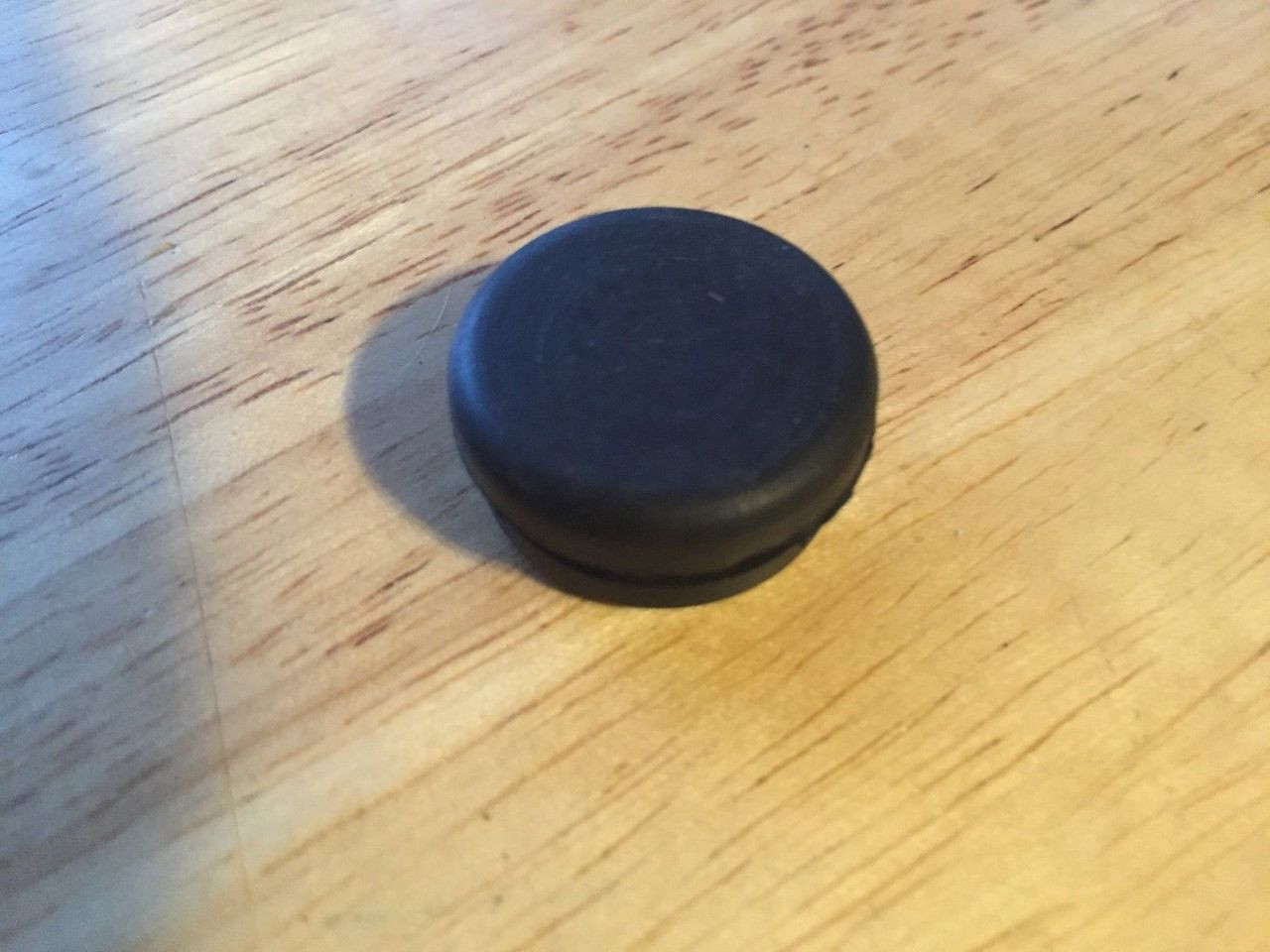 RUBBER FRAME GROMMET/PLUG - 61138060106-1