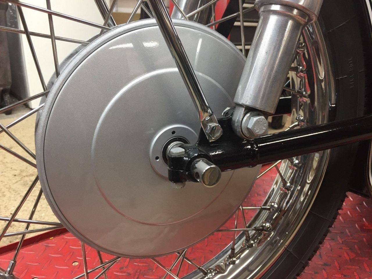 R50-69S HUB CAP, SILVER PAINT, AS ORIGINAL - 36314038275