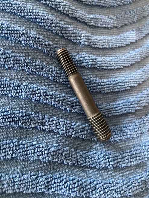 OVERSIZED STUD-VALVE COVER CENTER - 11119903354-1