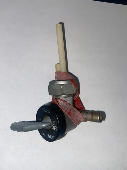 USED KARCOMA FUEL PETCOCK SINGLE OUTLET LH- 16122307113