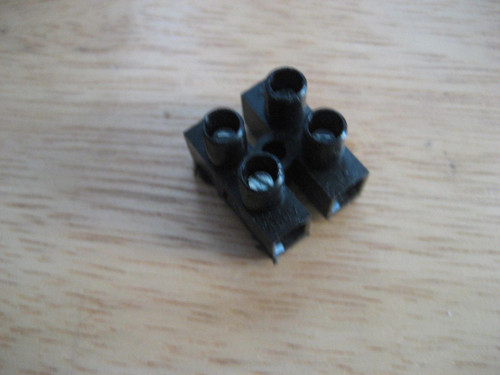 BLACK PLASTIC TERMINAL BLOCK 2 WIRE - 61330000002-1