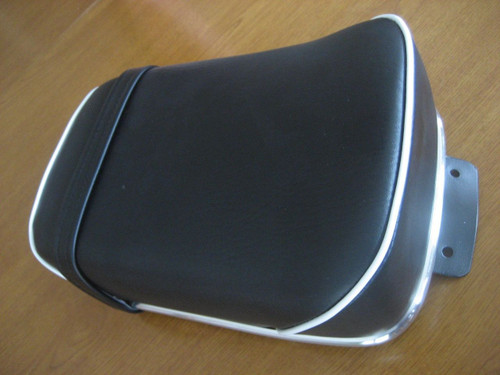 BREADLOAF SEAT, DENFELD SHAPE, FENDER MOUNT W/BOLTS+GASKETS- 52517002007