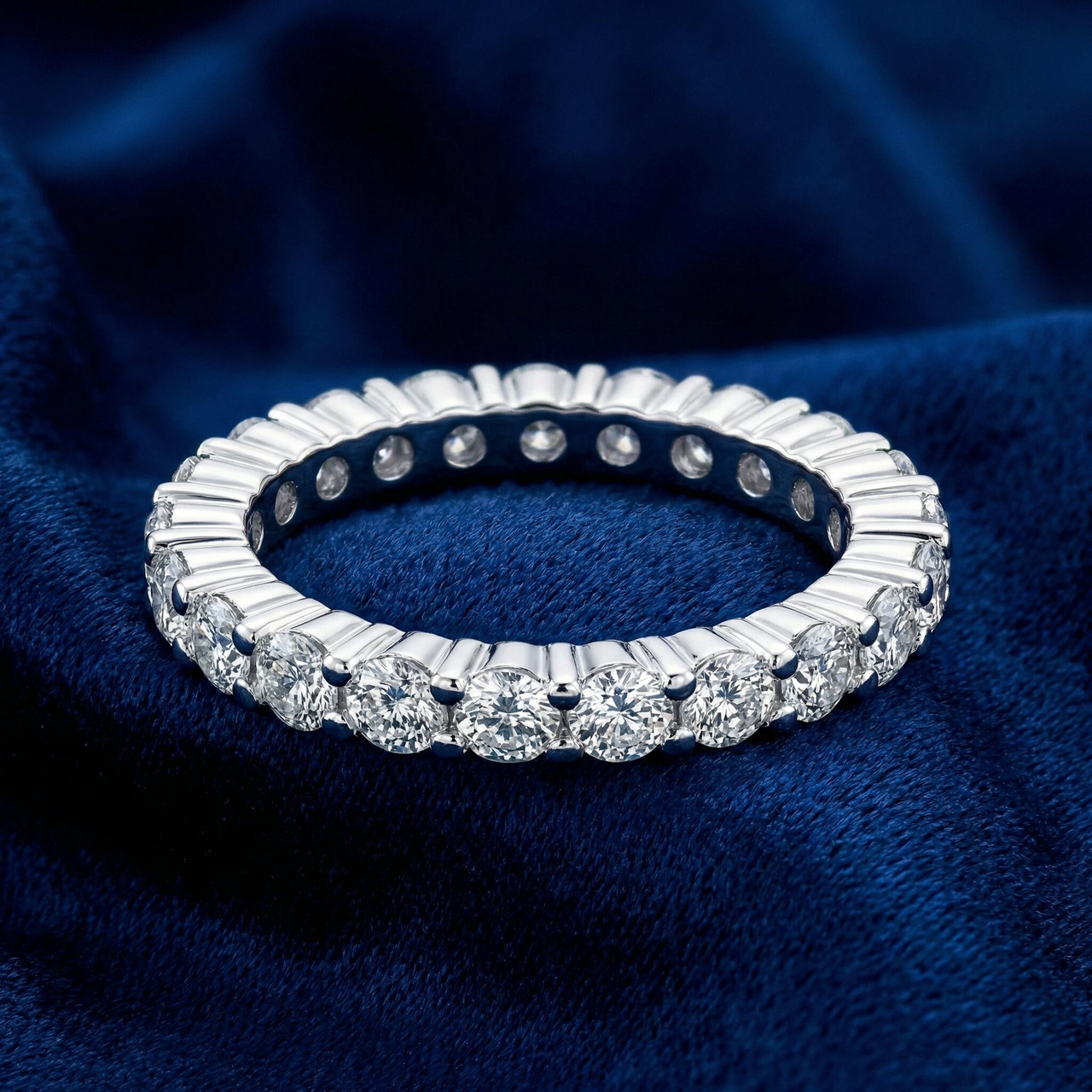 Round Brilliant Cut 1.00 ctw Diamond Platinum Eternity Band (G-H, SI)