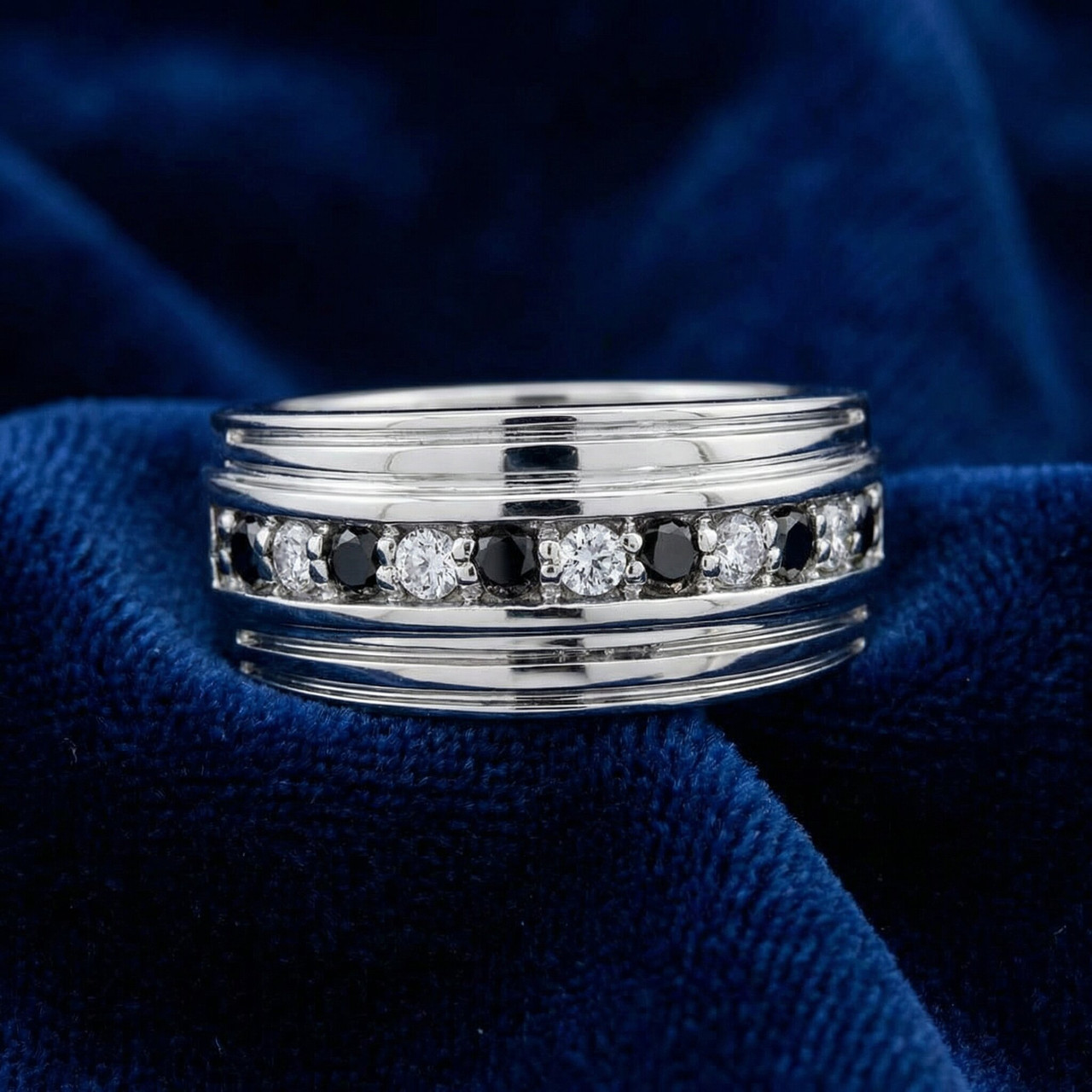 Mens 10k White Gold Alternating Black & White Diamond 1/2ct Wedding Ring (G-H, I2-I3)