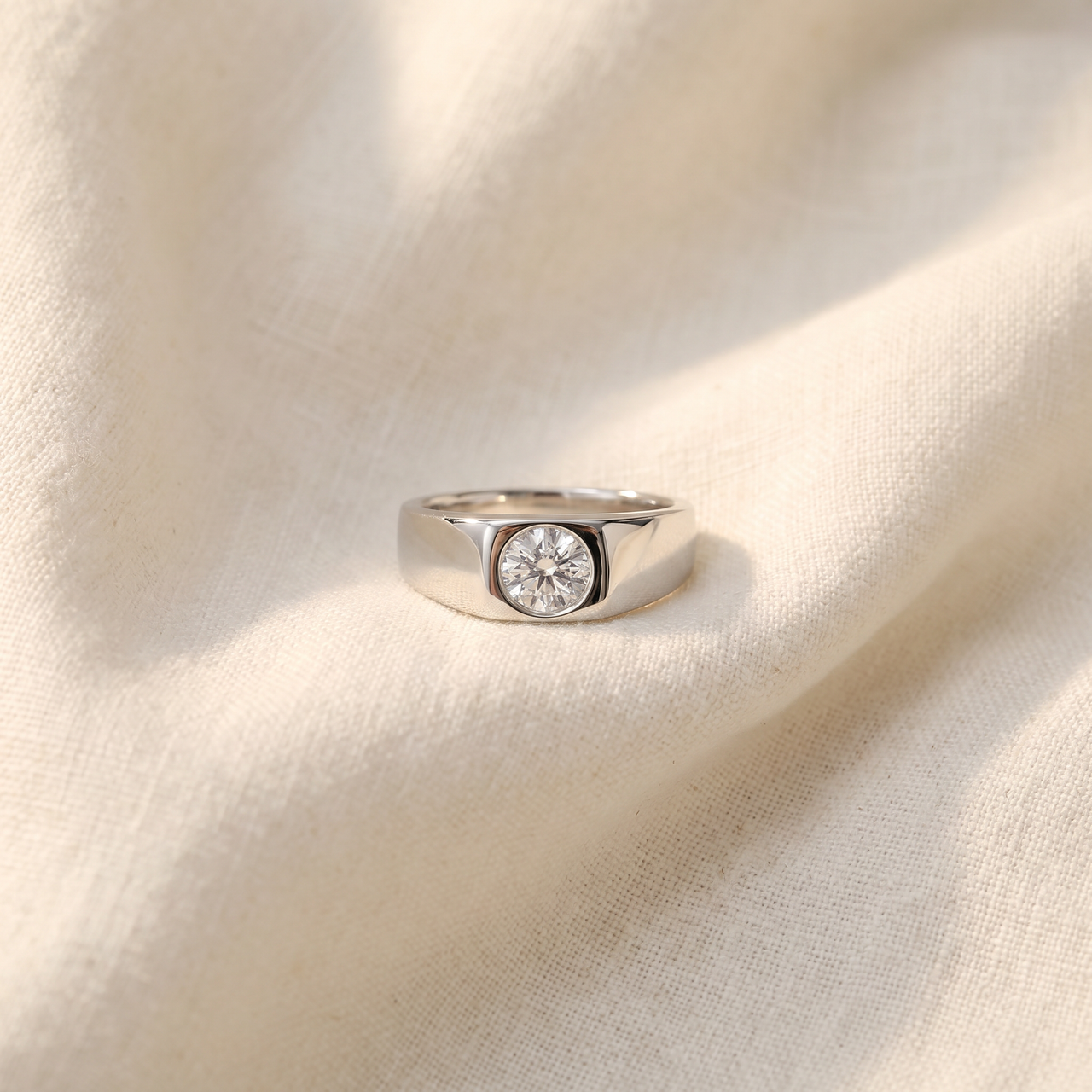 1 Ct Solitaire Lab Grown Men's Diamond Wedding Ring in 10k White Gold (G-H, SI)