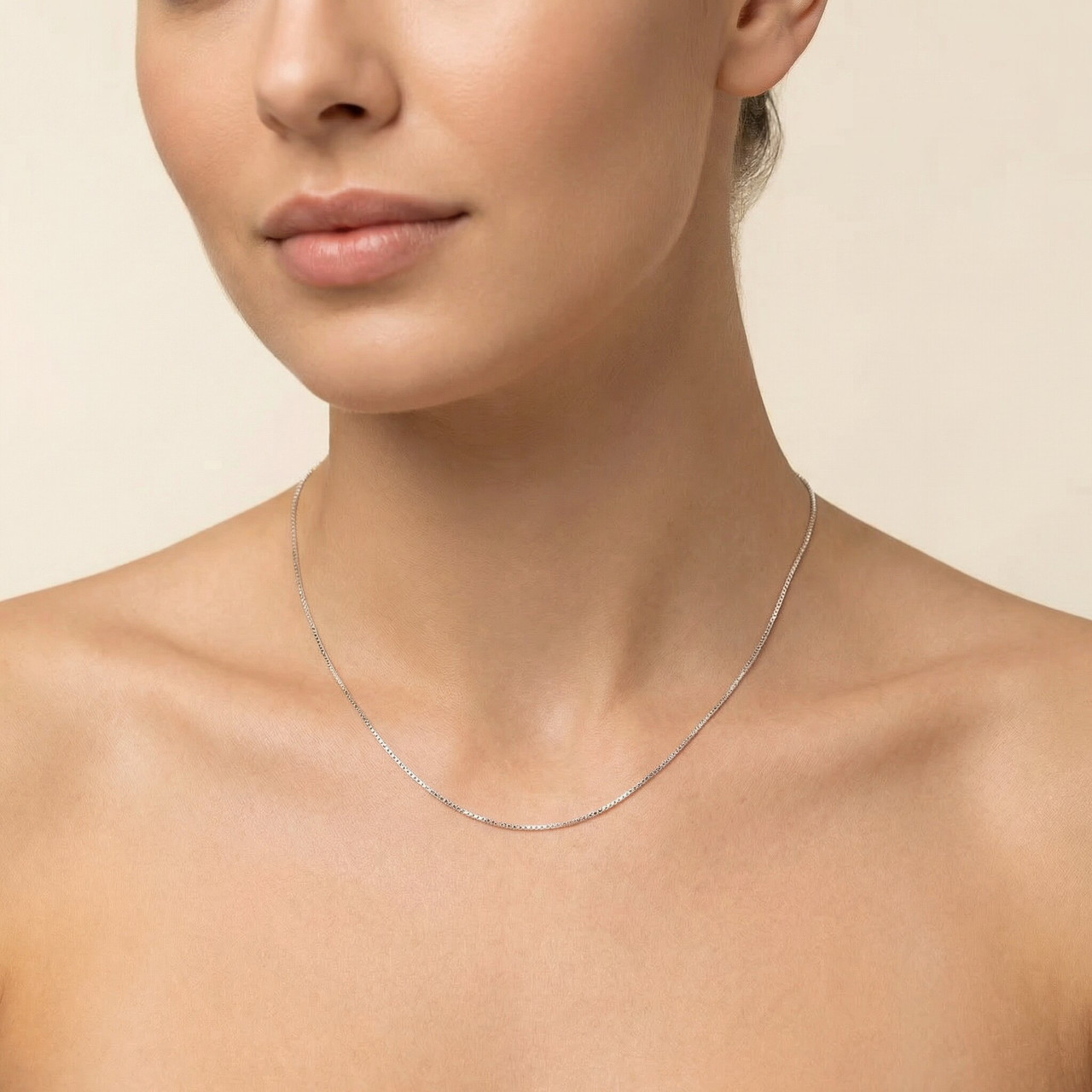 10k White Gold 0.6-mm Box Chain