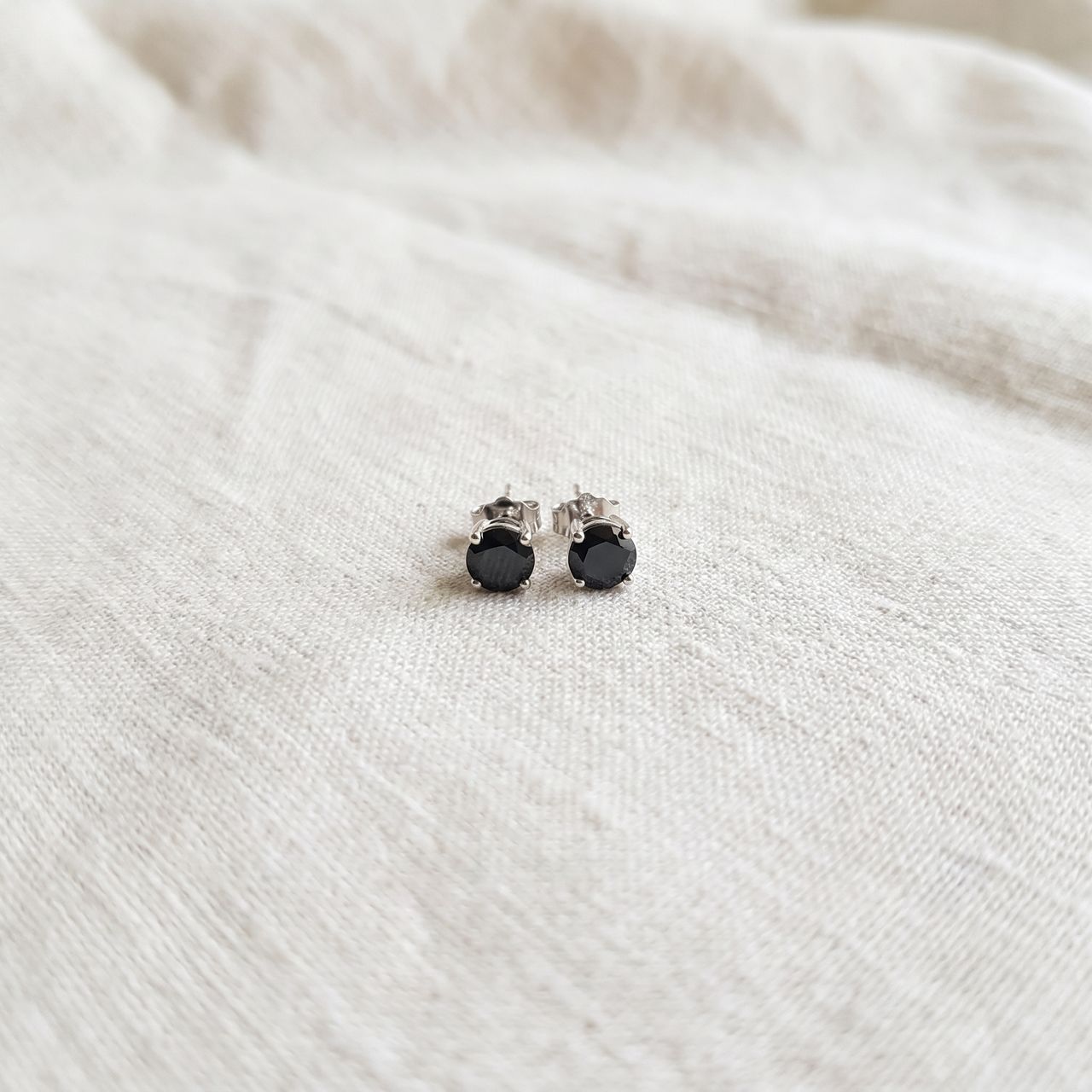 .40Ct Round Brilliant Cut Heat Treated Black Diamond Stud Earrings in 14K Gold Classic Setting (Black, I2-I3)