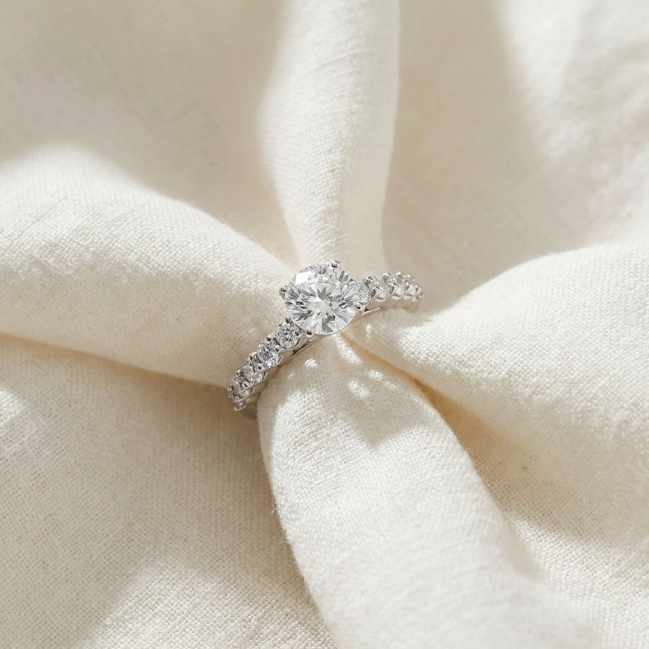Diamond Engagement Ring 2 1/2Ct Round Cut Solitaire 14K White Gold Lab Grown (G-H, VS)