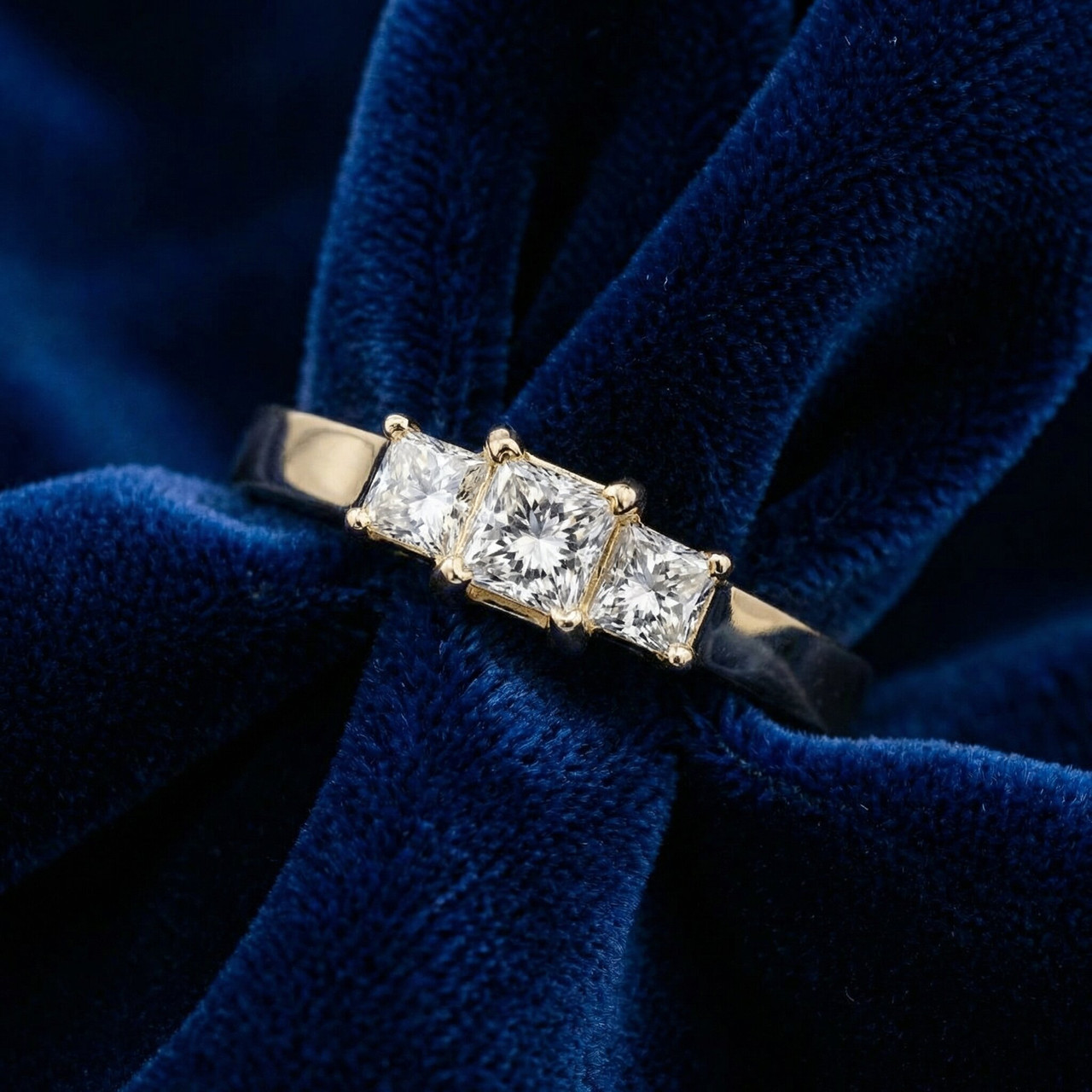 1ct Three Stone Diamond Ring 14K Yellow Gold (H-I, I1)