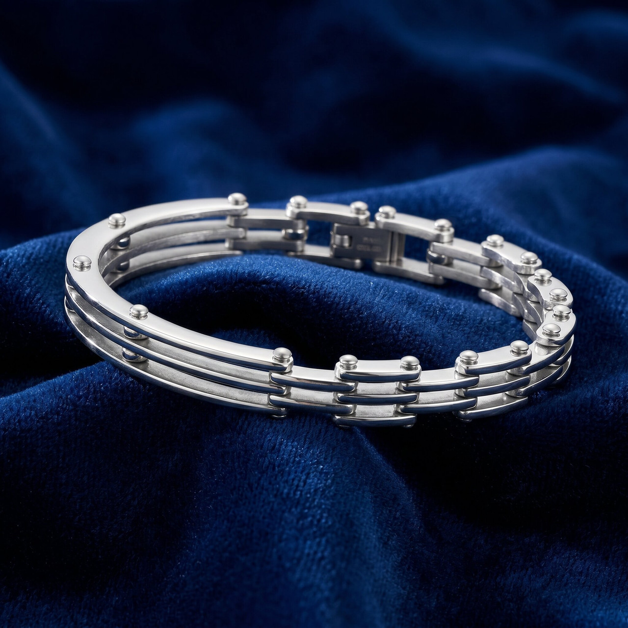 Men's Steel Polished Single Tone 7.5mm Link Flexible 8 " Cuffed Bracelet