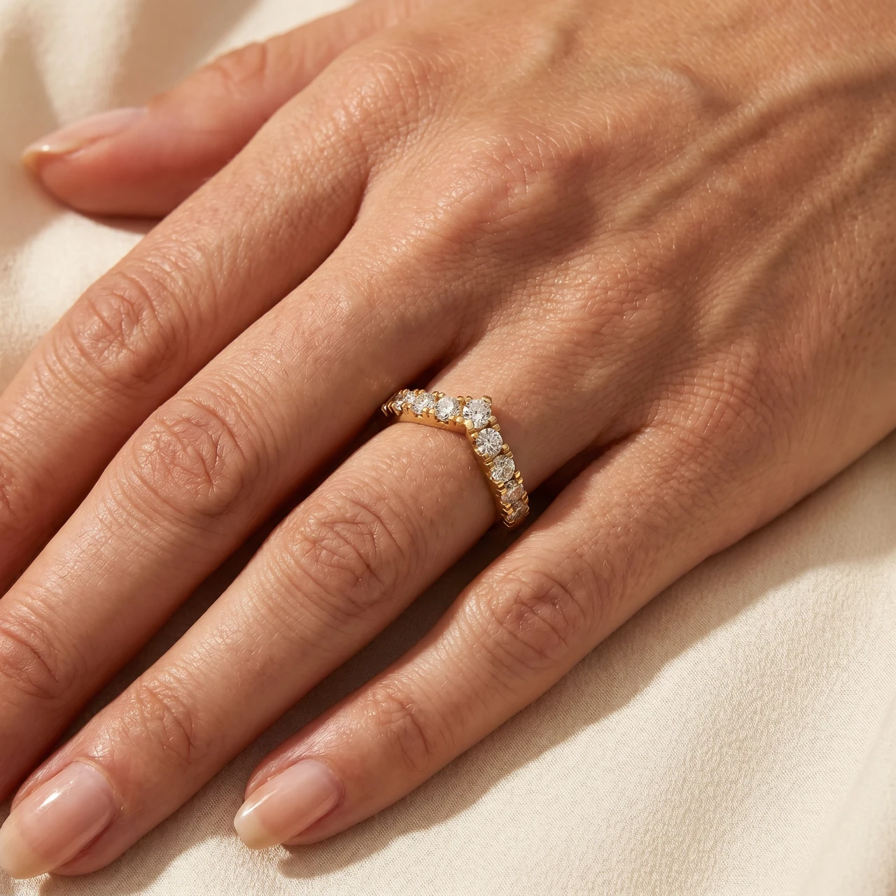 1ct TW Graduated Diamond Wedding Curved Contour Ring 14k Gold Lab Grown (G-H, VS2-SI1)