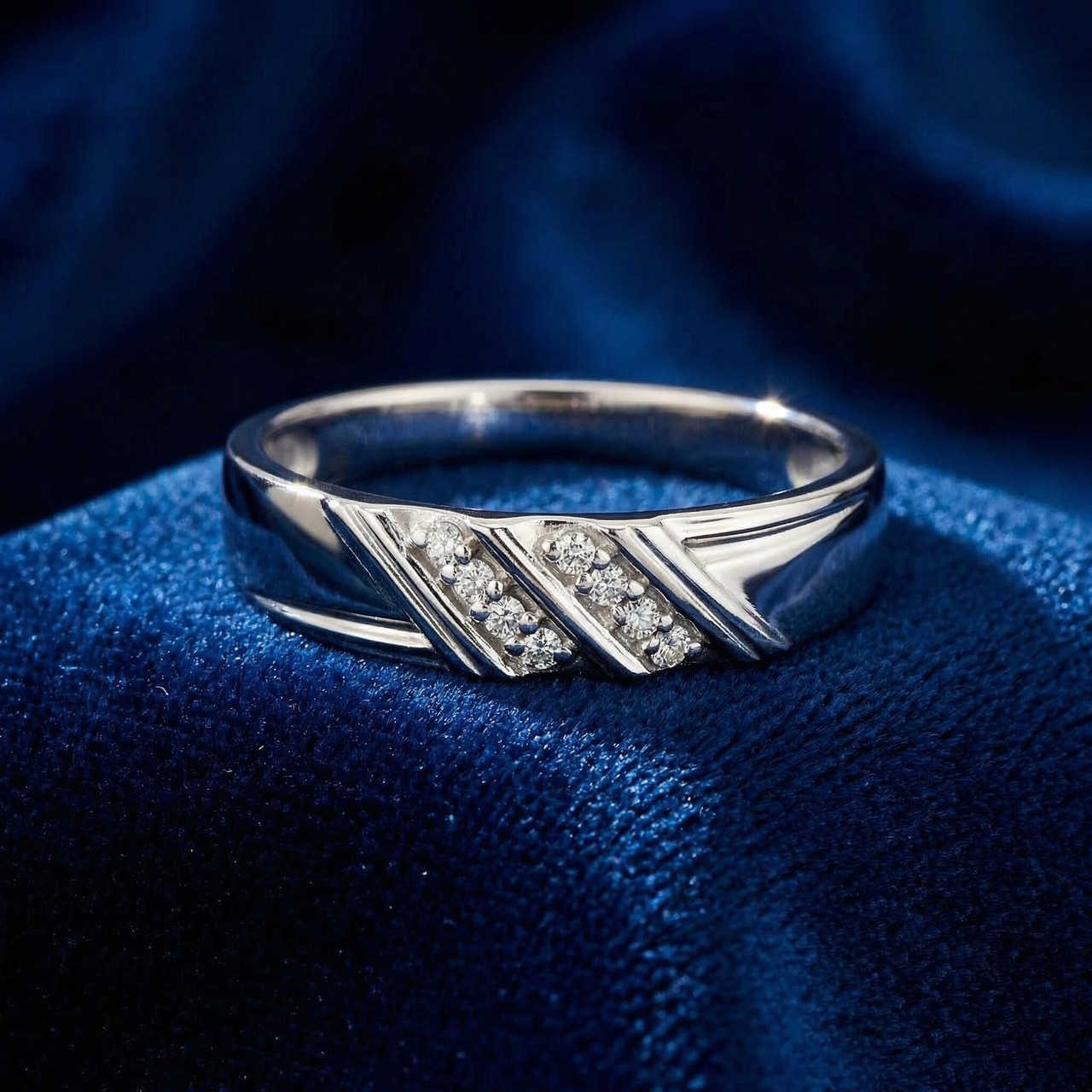 1/10ct Diamond Mens Ring 14K White Gold (G-H, SI)