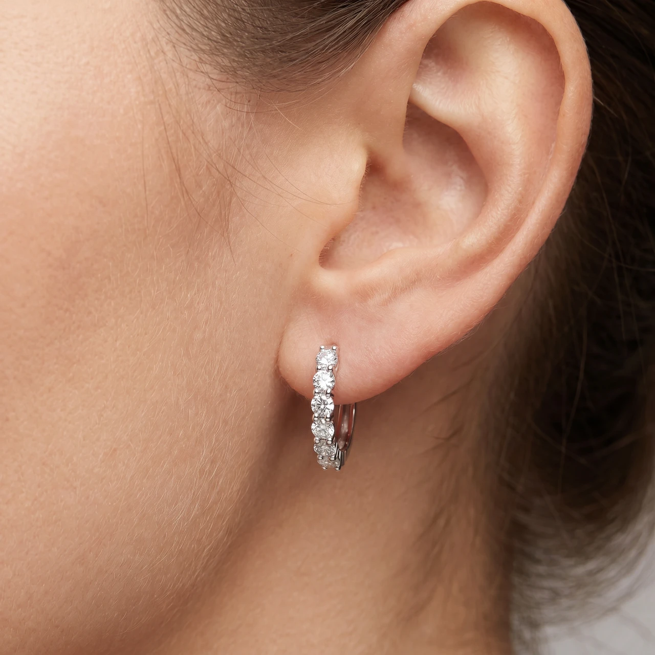 3/4 Ct TW Diamond Hoops Women's Earrings in White or Yellow Gold 15mm tall (G-H, I1)