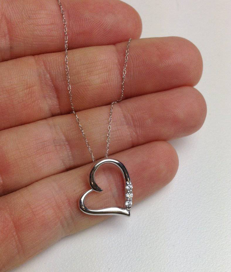 Diamond Heart Pendant Necklace 3-Stone 10K White Gold (H-I, I2-I3)