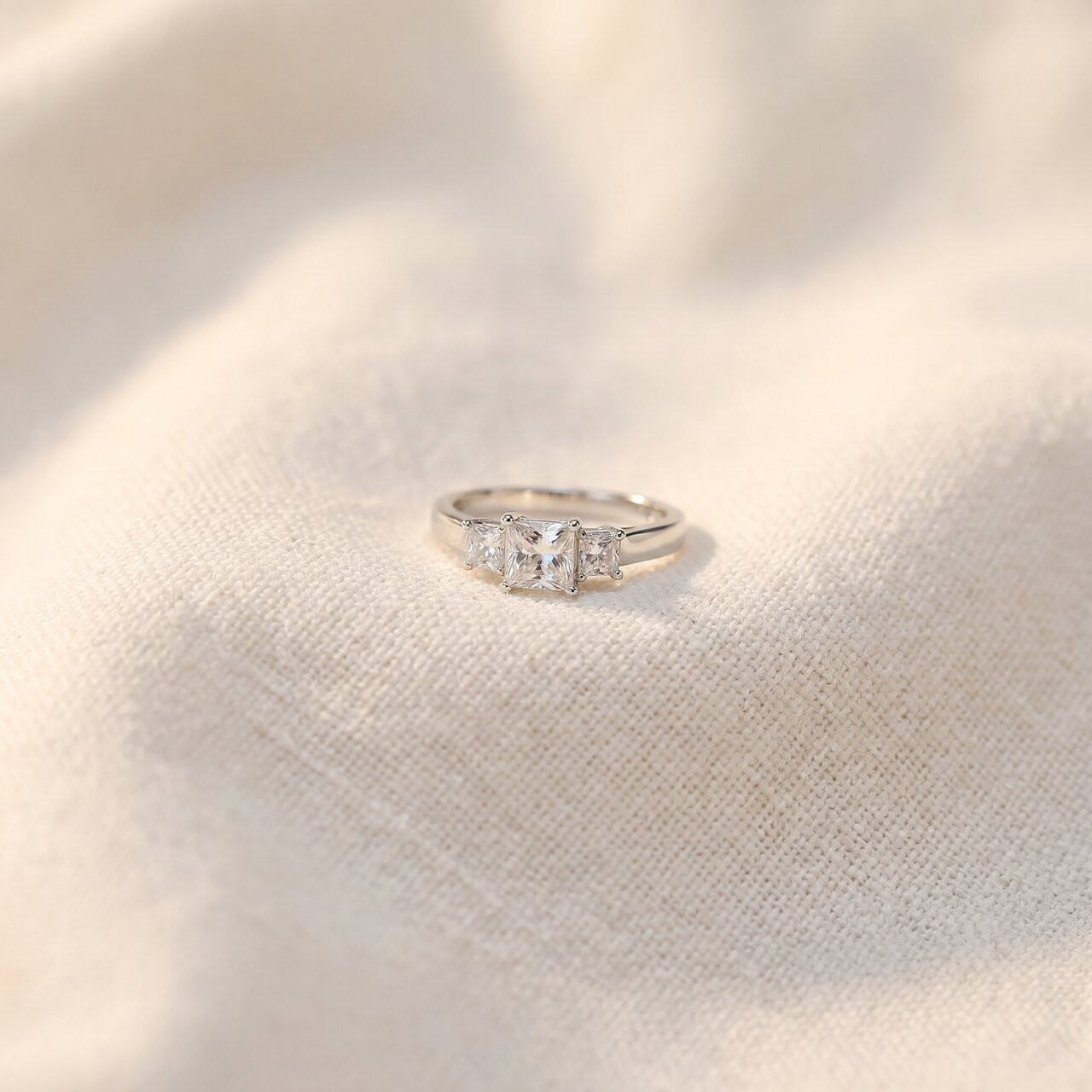 1ct Three Stone Princess Cut Diamond Engagement Ring 14K White Gold (H-I, I1)